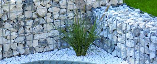 Gabionenwand mit Ziergras � Scherf