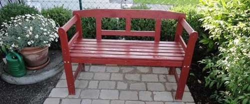 Gartenbank aus Holz mit Farbe streichen Unser Lagerhaus WHG